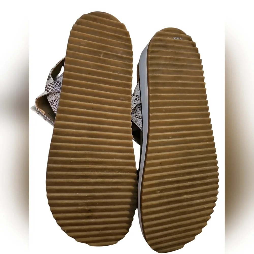 Lucky Brand Iadan Cream Tan Snakeskin Sandals Sz 10 SH228